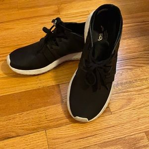 Adidas tubular size 9
